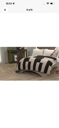 Kelly hoppen signature - k,