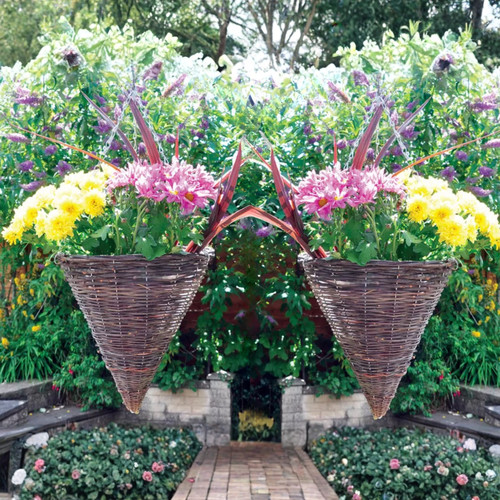 Cone hanging basket rattan - 12",