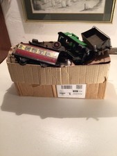 Box of miscellaneous O gauge tinplate parts, mostly Hornby