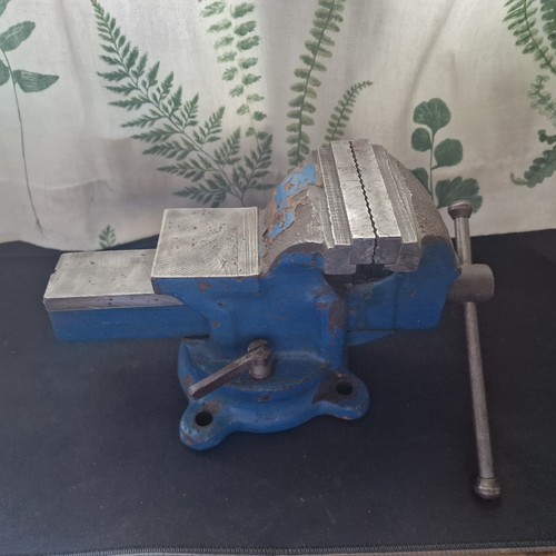 Heavy duty bench vice - heavy,