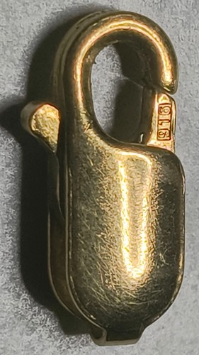 22ct solid yellow gold - 22ct, lobster