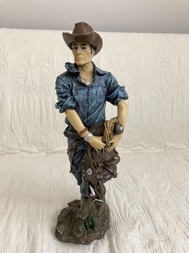 Vintage cowboy statue - statue, /