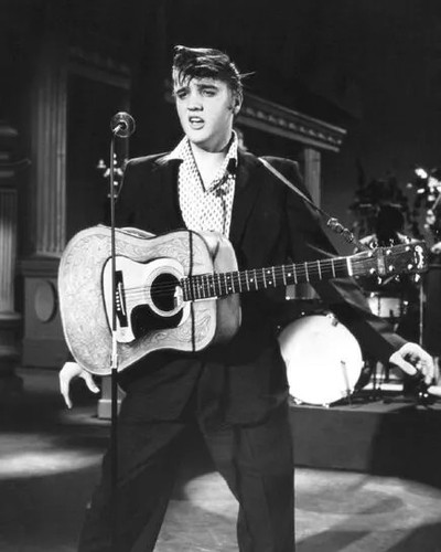 Elvis presley performing - performing, live