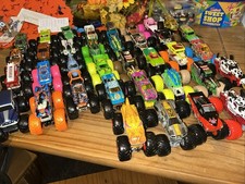 Hot Wheels Monster Jam Diecast Trucks Random 2 monster trucks 1:64 Scale X2 