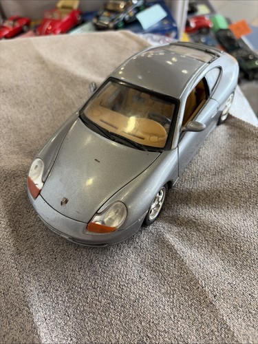 Unboxed scale porsche - 1.18, 911