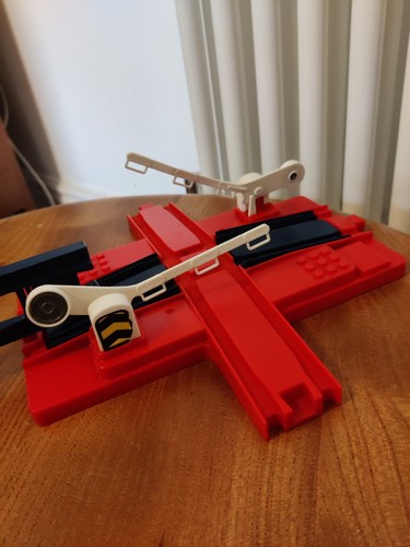 Tomy trackmaster railway level - tomy,