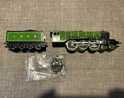 Hornby lner green 4472 - green,