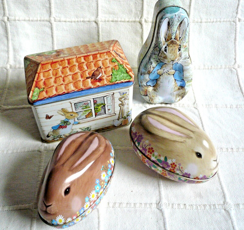 Lot lidded tin - 4,