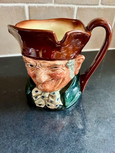 Royal doulton large - royal, character