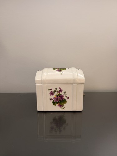 Fine bone china trinket - china, box