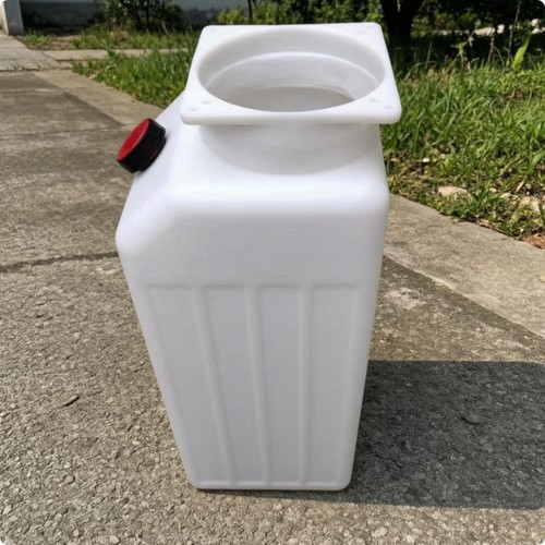 Hydraulic oil tank - durable, for