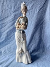 Lladro 4893 Lady, Pekingese