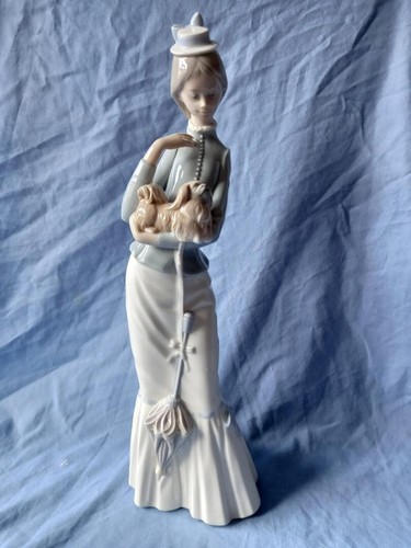 Lladro 4893 lady pekingese - lladro,