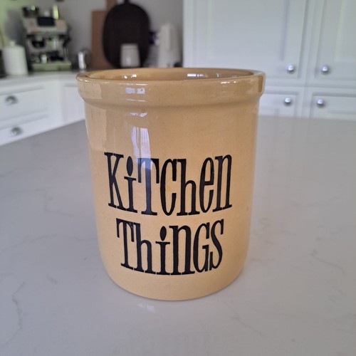 Vintage green kitchen - t.g.,