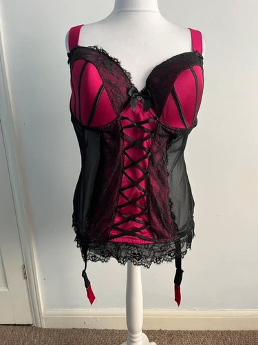 Red black corset detailing - red/,