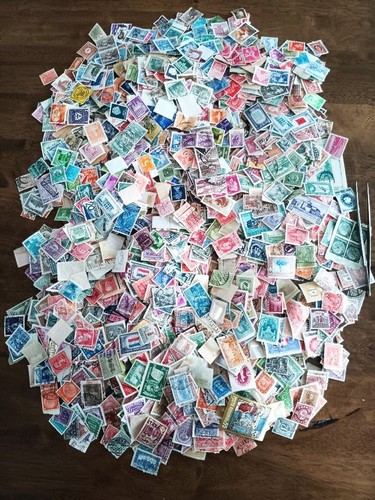 6000 foreign stamps mostly - 6000,