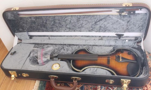 Rare fender fv3 - rare, deluxe