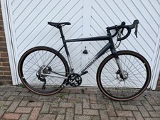 Boardman ADV 8.9 Gravel Bike