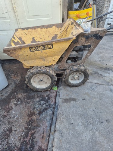 Half ton dumper truck - half,