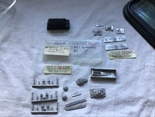 N GAUGE PAIR OF WHITE METAL