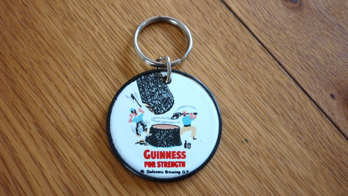 Old guinness keyring - old,