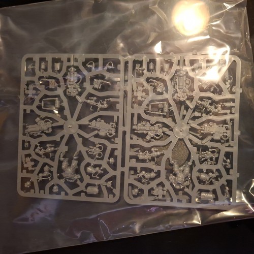 Warhammer 40k army unpainted - warhammer,
