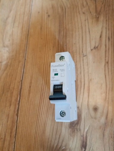 Fusebox mt06b321 mcb - fusebox, circuit