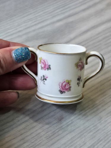 Royal crown derby miniature - derby,