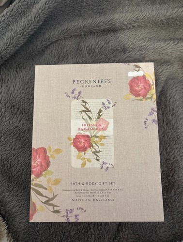 Pecksniff freesia damask - freesia, &