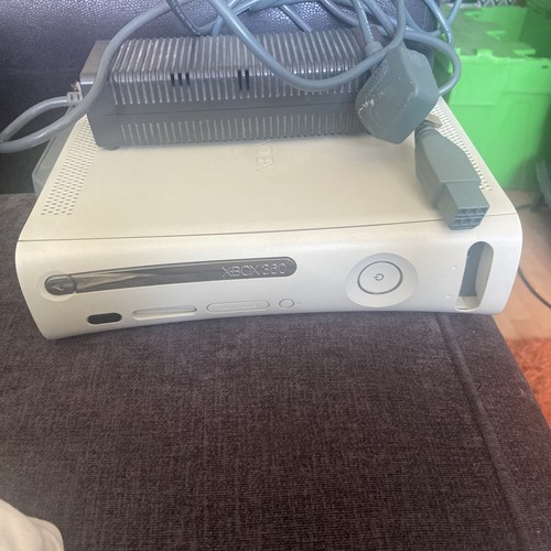 Xbox 360 complete with power - complete,