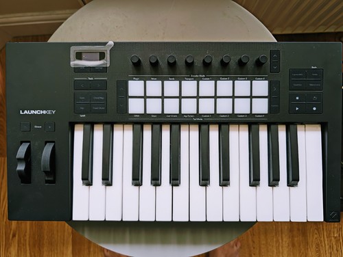 Novation launchkey mk4 - novation,