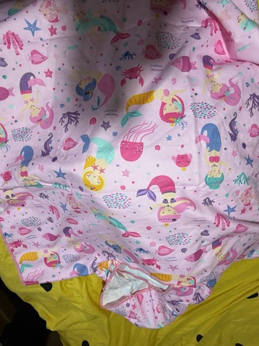 Girl unicorn bath - beach, poncho