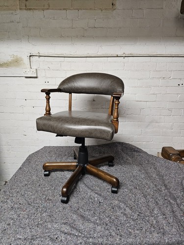 Old charm furniture oak - charm,