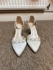 Lace And favour Bridal Pearl