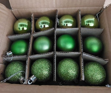 36 x 4mm GREEN CHRISTMAS