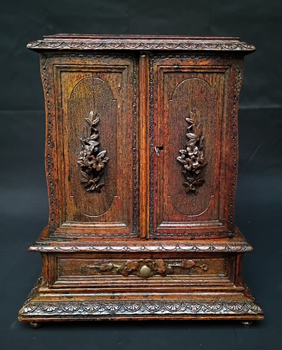 Antique black forest cigar - black,