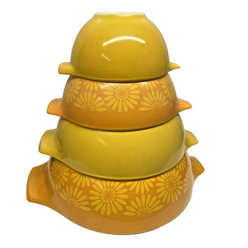 Pyrex daisy cinderella mixing - pyrex,