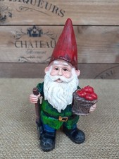 15cm Tall, Meet Thomas The