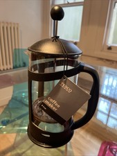 8 Cup Cafetiere in black