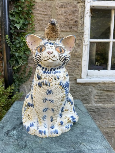 Cat and wren - wren, ceramic