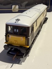 Lima Collection Pullman Coach