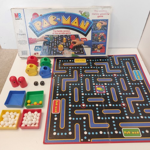 Pac man board game - board,