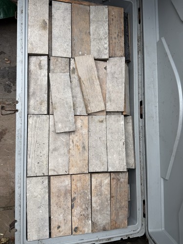 Reclaimed solid pine parquet - solid,