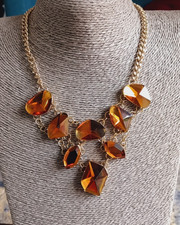 CHUNKY FAUX AMBER BEADED COLLAR NECKLACE GEOMETRIC DESIGN Jewellery