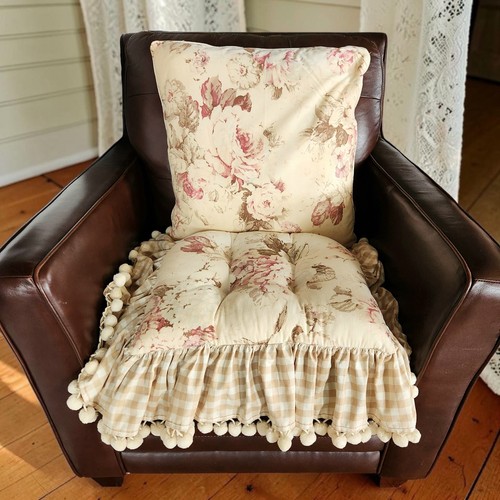 Vintage shabby chic cottage - shabby,