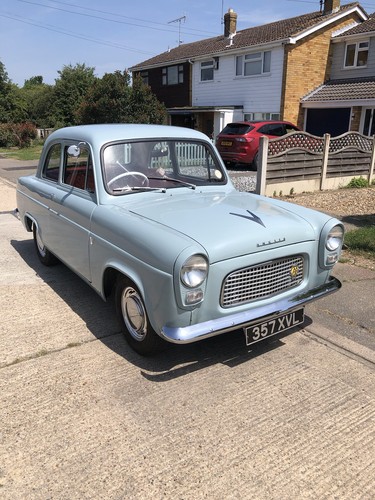 Ford 100e - ,
