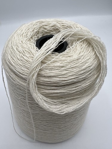 100 lambswool yarn cream - yarn.,