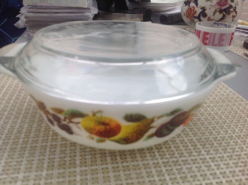Vintage pyrex casserole - j&j,