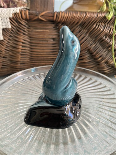 Poole pottery seal rock - seal,