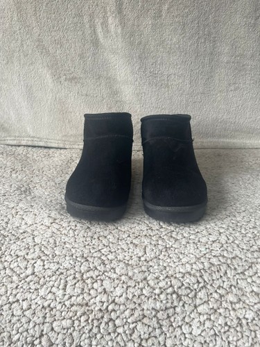 Ugg slippers size - 6, boots
